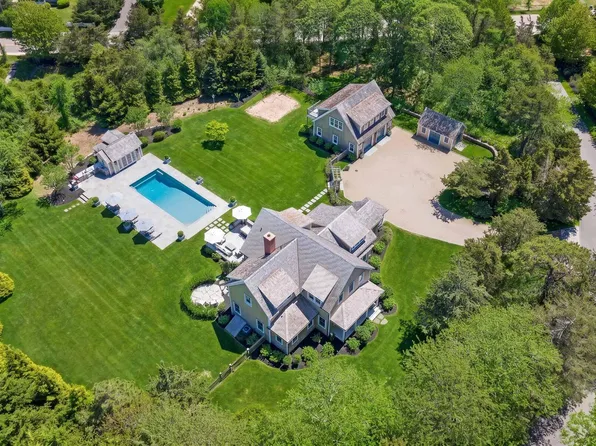 2 Noras Lane, Edgartown, MA 02539