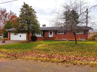 17 McGuffey Ln, Athens, OH 45701