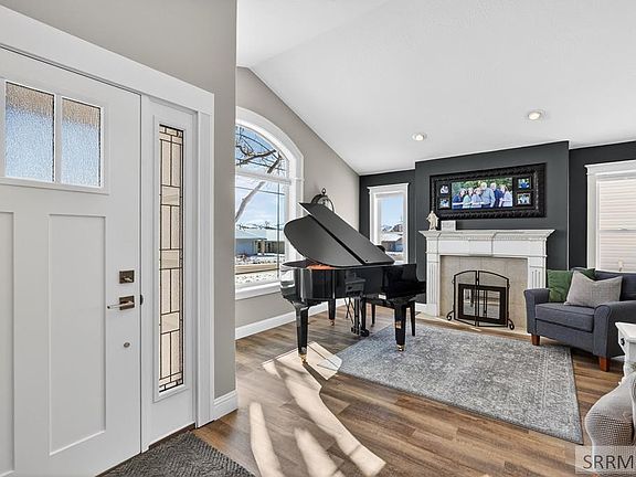 3rd image of 1655 Bench Rd