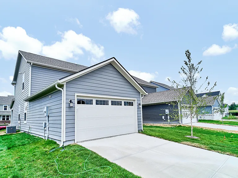 425 Eisenhower St — Photo 3