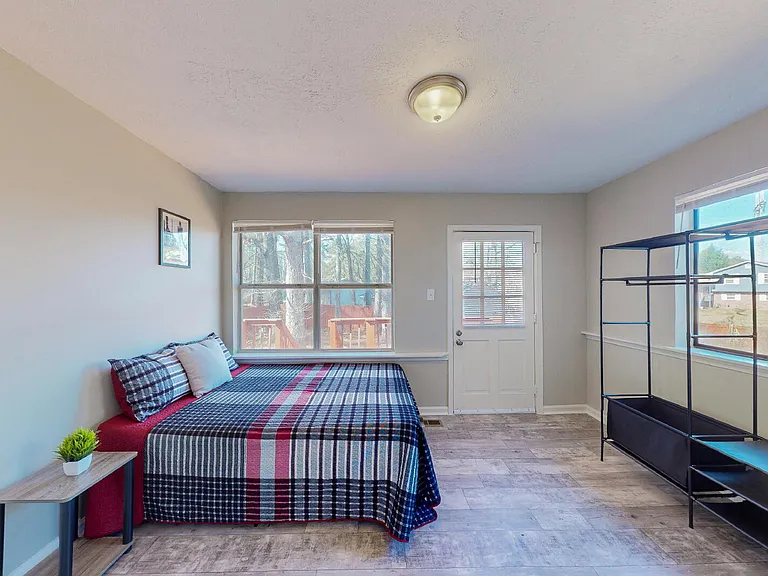 4335 Lincolndale Dr — Photo 11