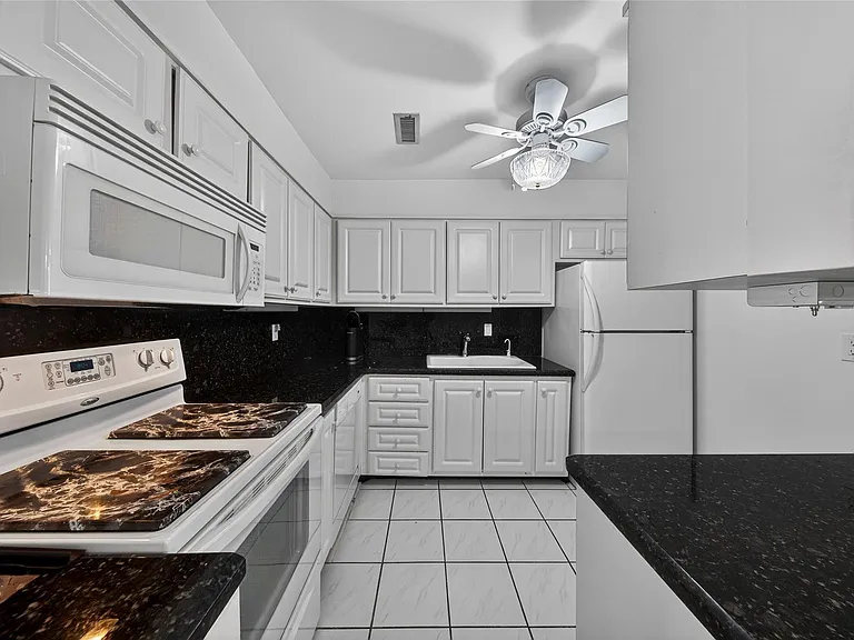 6253 Bay Club Dr #1 — Photo 13