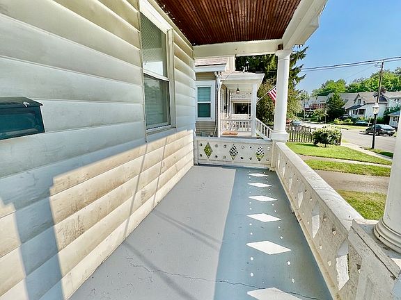 2nd image of 3753 Mount Vernon Ave