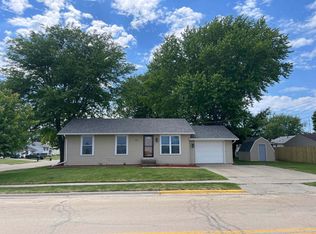 1605 Washington Ave, Dixon, IL 61021