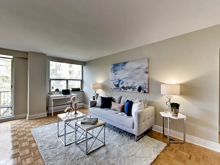 680 Roselawn Ave — Photo 32