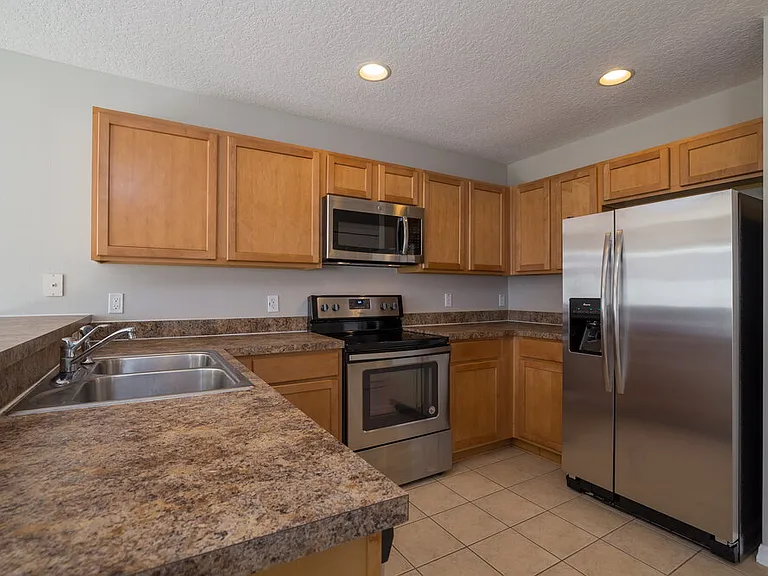 1725 Portcastle Cir — Photo 5