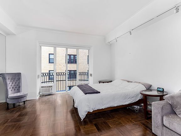5th image of 150 Central Park S #908