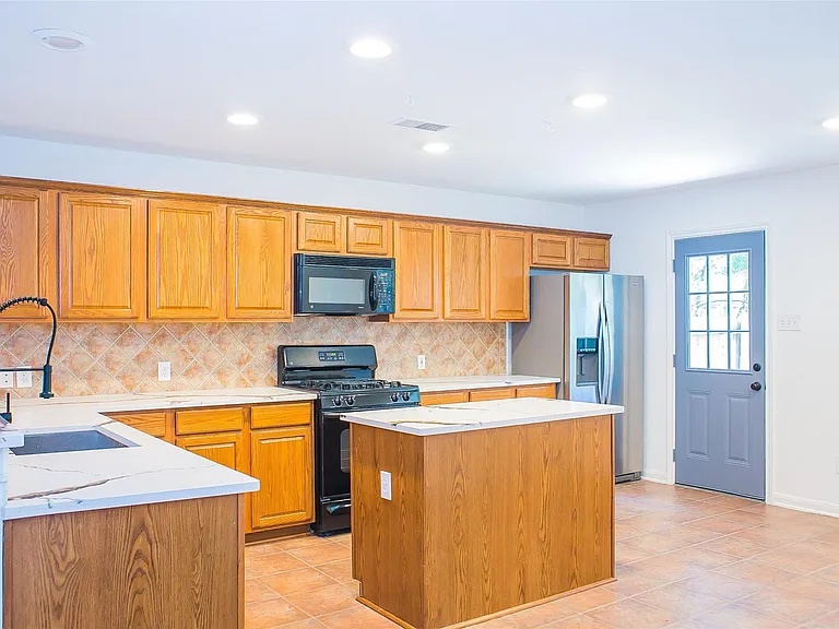 91 Genesee Ridge Dr — Photo 21