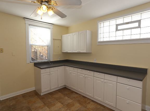 3rd image of 3316 N Southport Ave #E06p