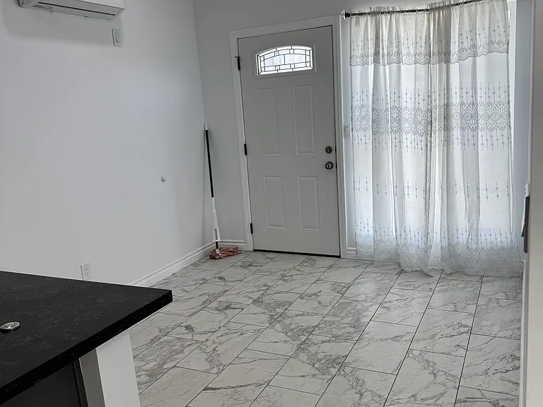 823 E Palmer St — Photo 7