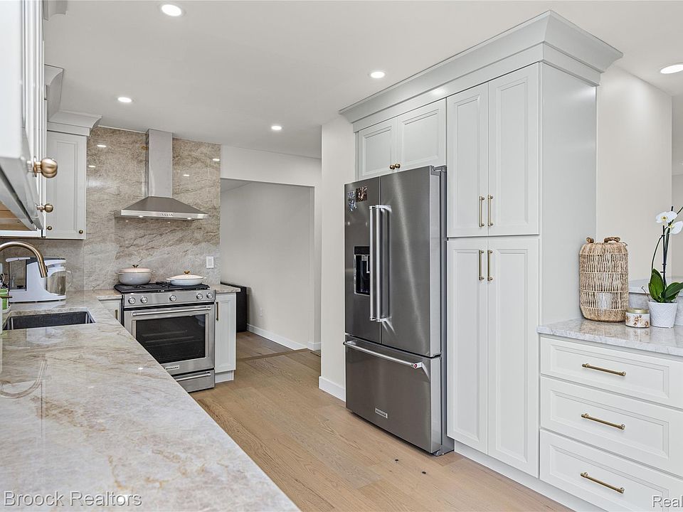 2000 Matthew St, photo 15