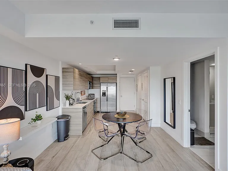121 NE 34th St #910 — Photo 13