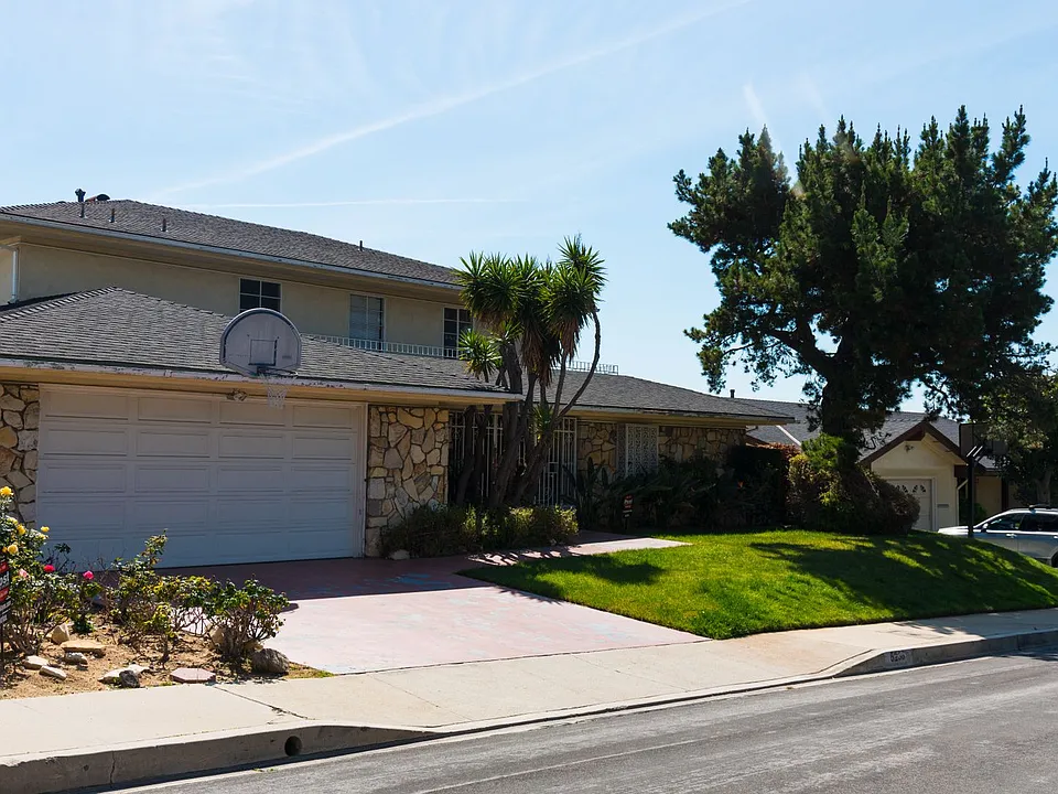 5238 Los Encantos Way