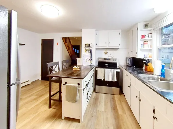 16 Ferry Ave #16, Northampton, MA 01060