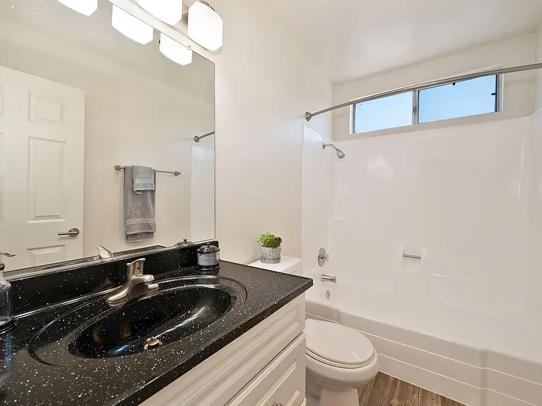 Elan Beachpointe Carlsbad — Photo 12