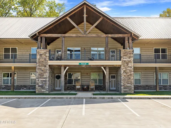 229 Bishops Cap Cir #105, Townsend, TN 37882