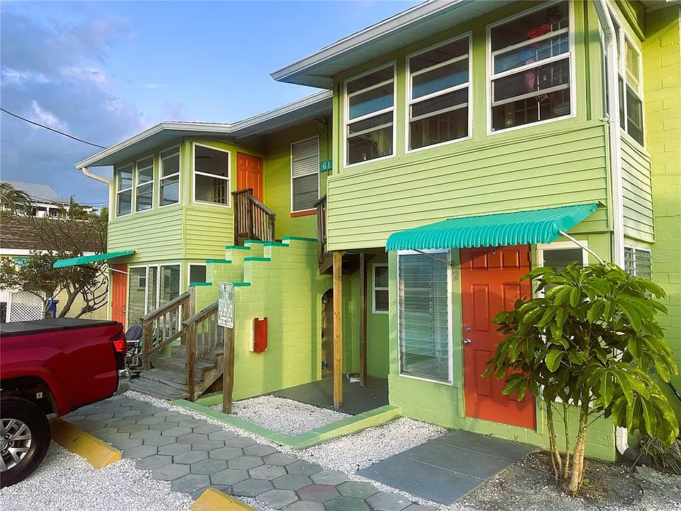61 81st Ave #3