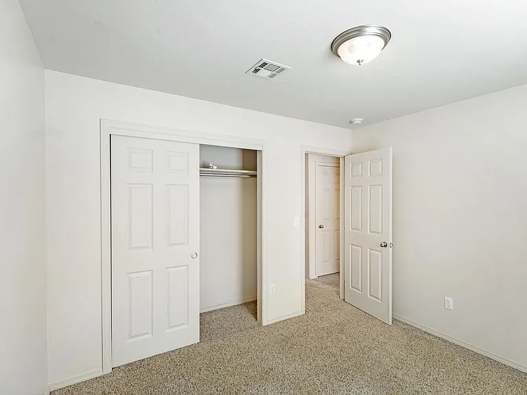 2637 Las Alturas Ct — Photo 18