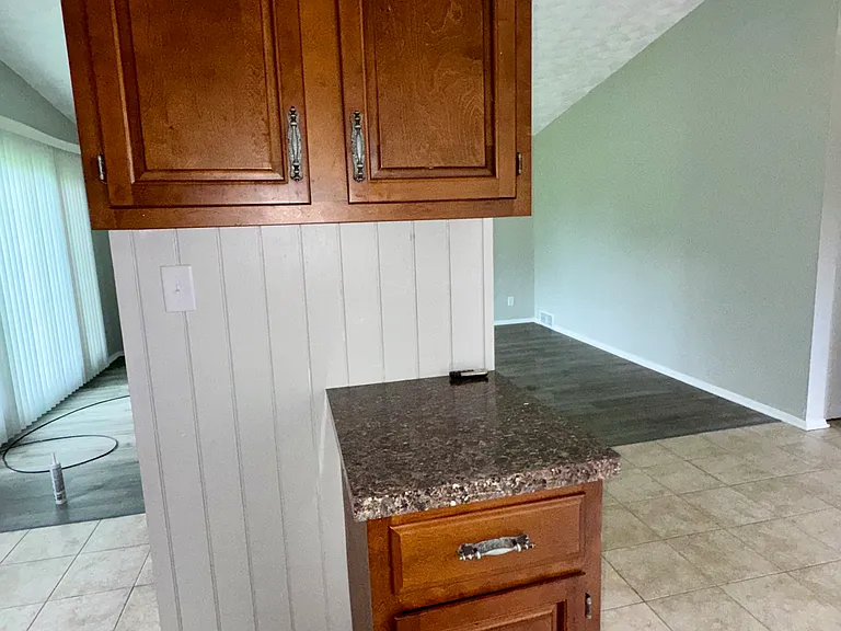 1114 Thorndale Dr — Photo 17