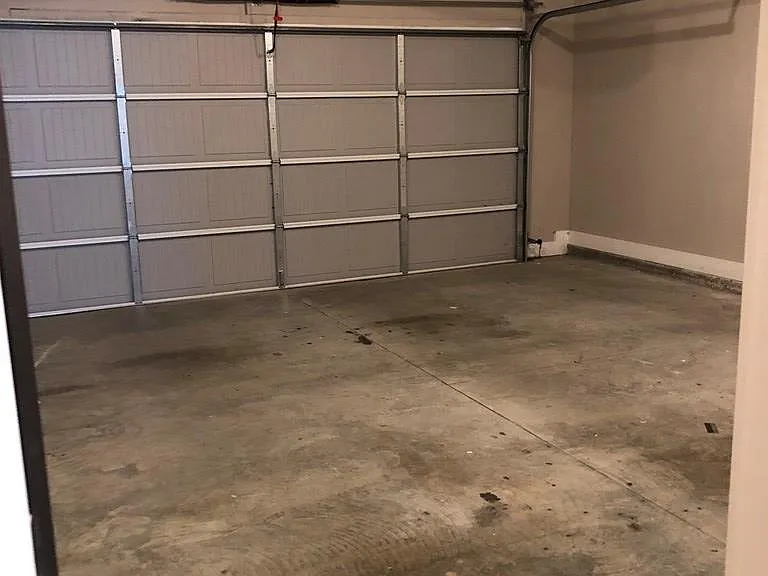 909 Rachel Ln — Photo 14