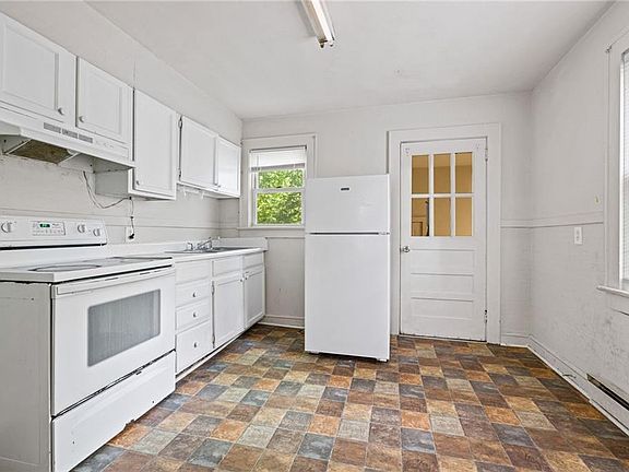 4th image of 3765 Karlin Ave #1&2