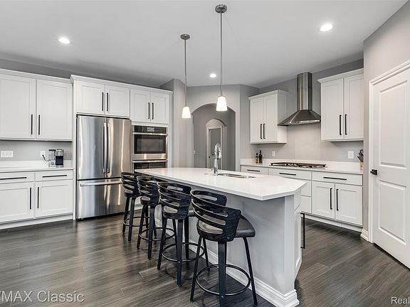 2nd image of 8047 Bridgestone Blvd