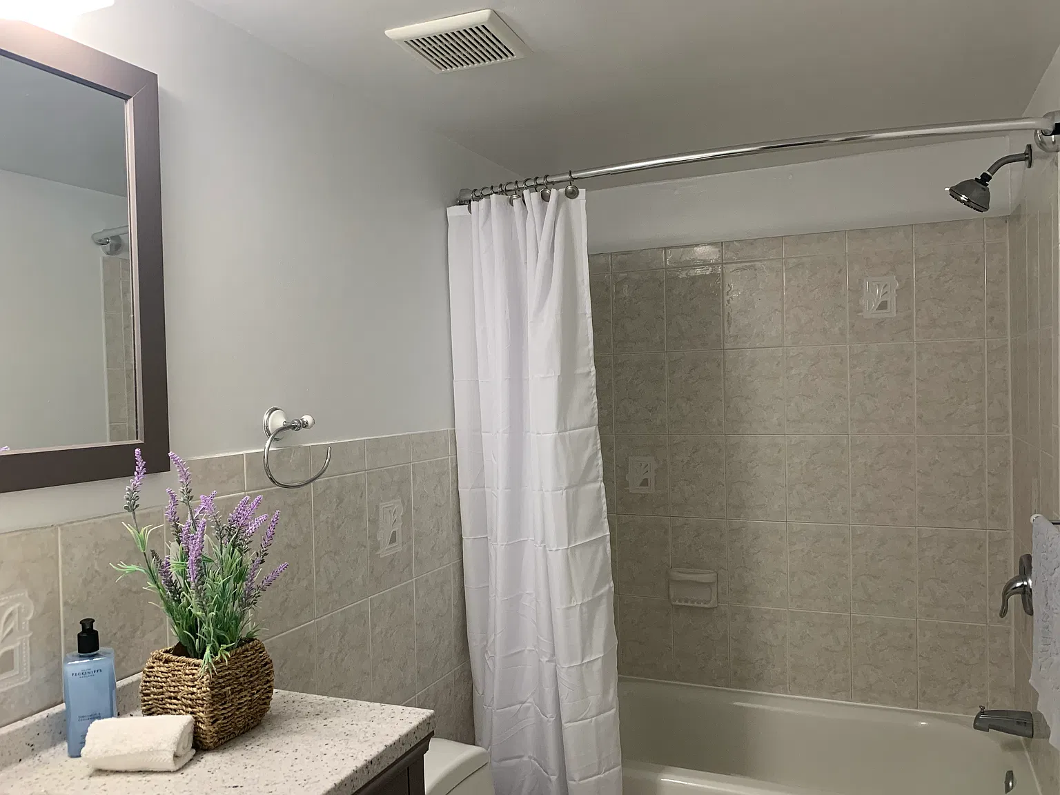 2 bed, 997 sqft, $2,195 — Photo 2