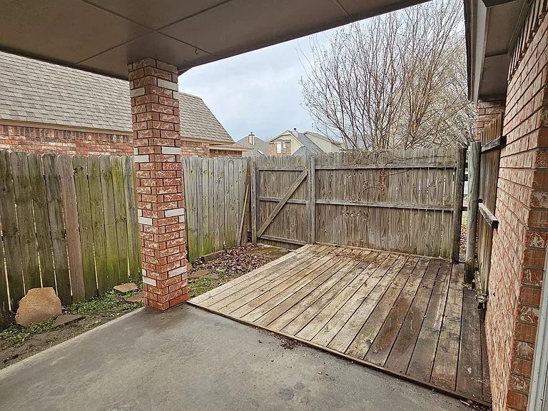 2602 Lonnie Ln — Photo 24