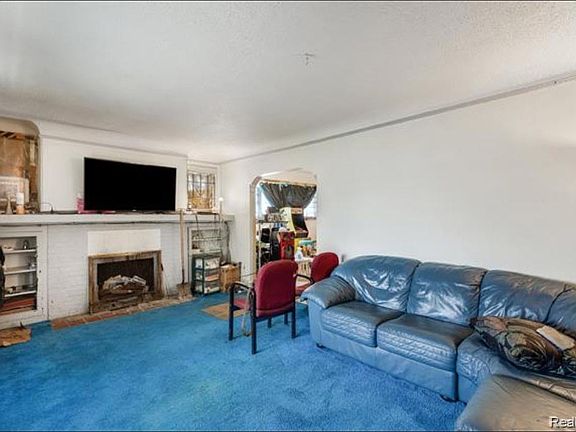 4th image of 12724 Strathmoor St