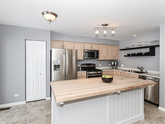 4th image of 1264 Horseshoe Ln