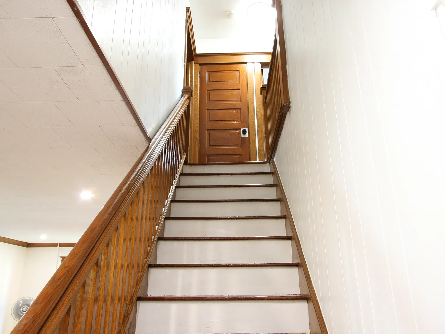 4 bed, 1.5 bath, 2400 sqft, $3,100 — Photo 1