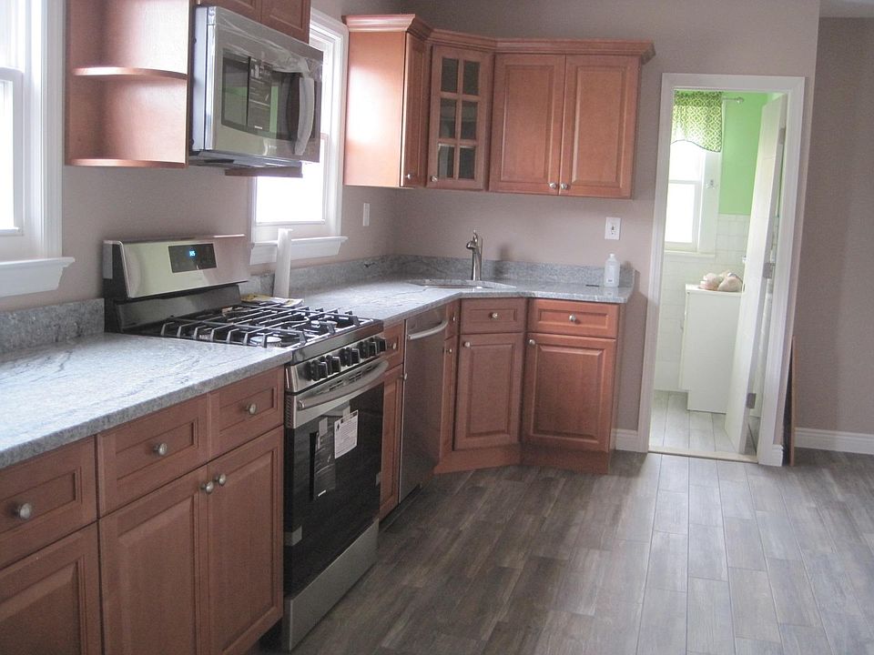 2nd image of 79 Wesley St