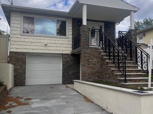 189 Manhattan St, Staten Island, NY 10307