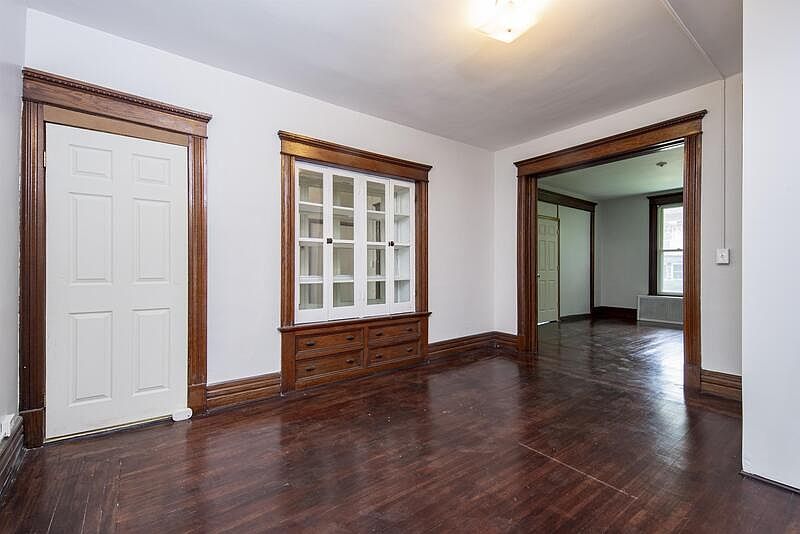 1st image of 115 N Allen St #1