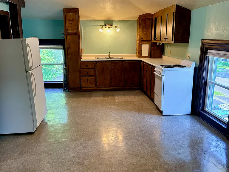 165 Winthrop St #4 — Photo 6