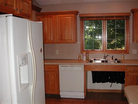 5th image of 2119 Krislin Dr NE