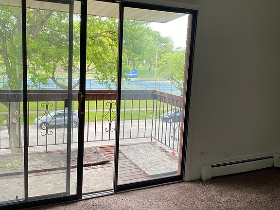 5th image of 4557 Imperial Dr #3