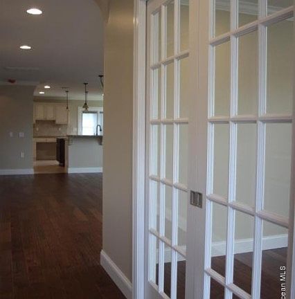 5th image of 21 Chesterfield Ln