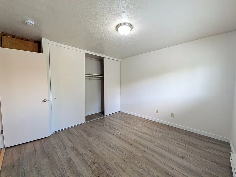 West Slope Apartments — Photo 19