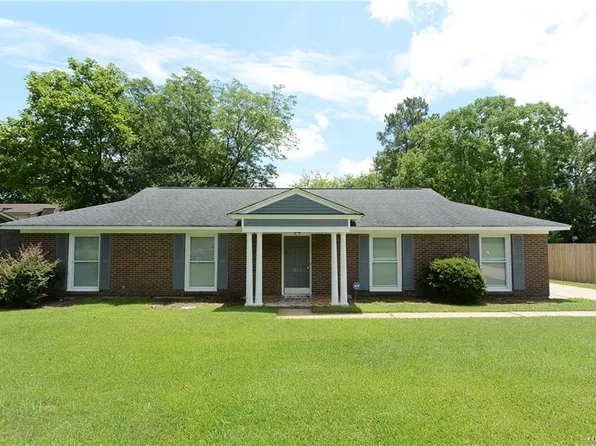 1861 Gatewood Dr, Montgomery, AL 36106