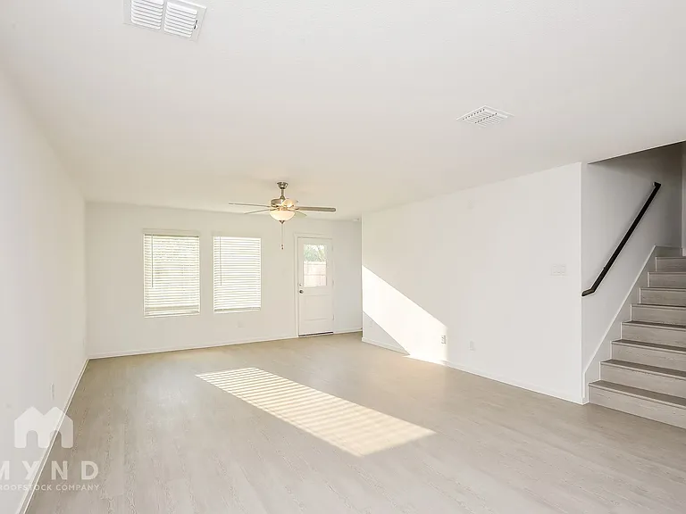 2716 Mistwood Dr — Photo 12