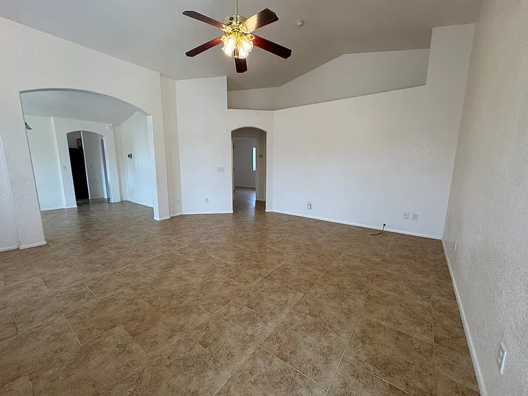 7815 S Wild Primrose Ave — Photo 16