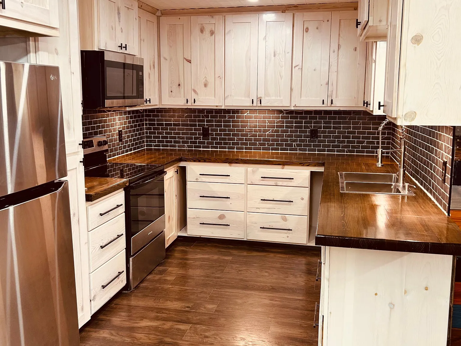 2 bed, 1000 sqft, $1,700 — Photo 4