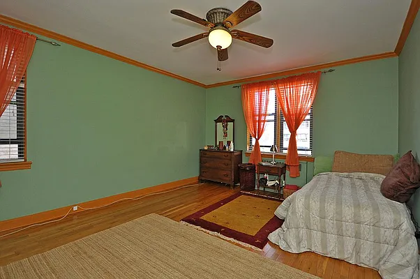 Sold by Re/Max In The City | media 4