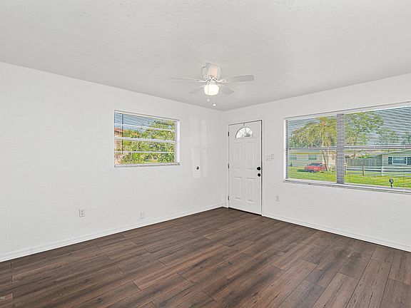 3rd image of 2123 Shelby Dr