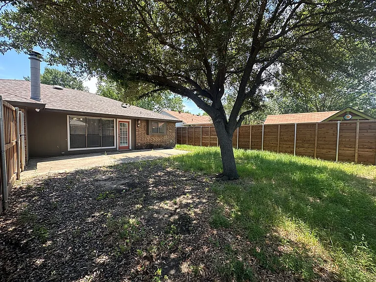 4045 Cavalry Dr — Photo 38