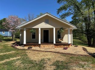 219 W Highland Ave, Elkin, NC 28621