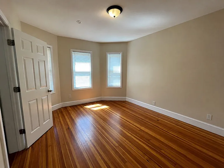 12 Crowell St #2 — Photo 3