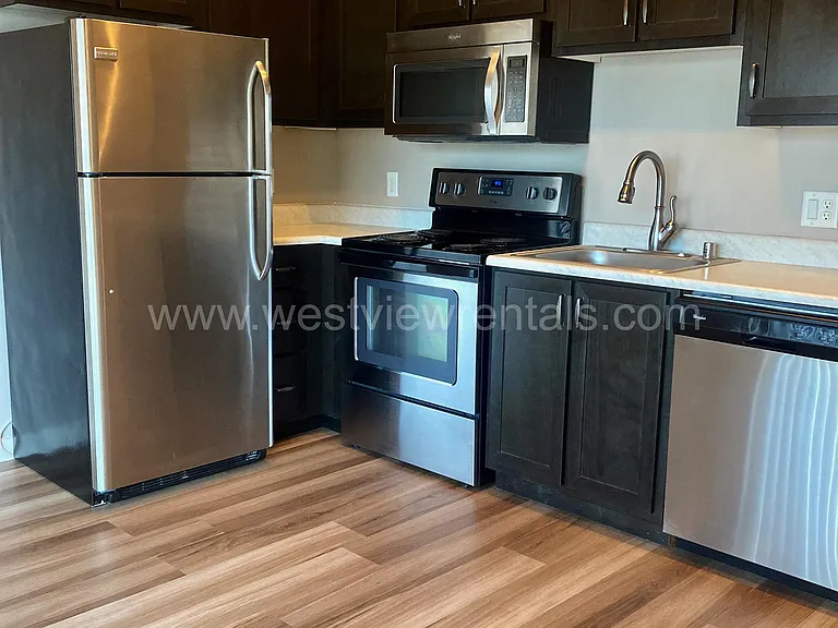 203 E Laurel St — Photo 24