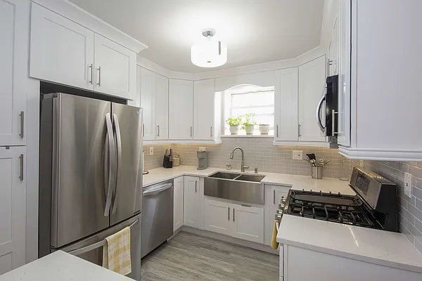 Sold by Halstead Real Estate | media 22